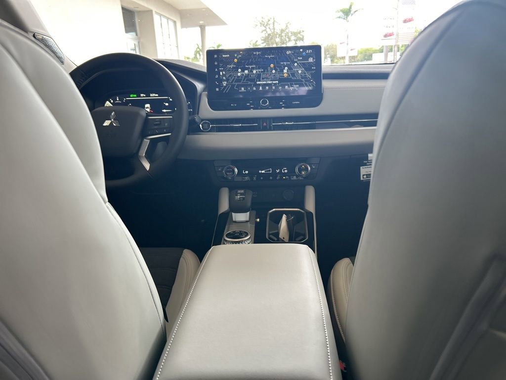 New 2026 Mitsubishi Outlander SE image 28