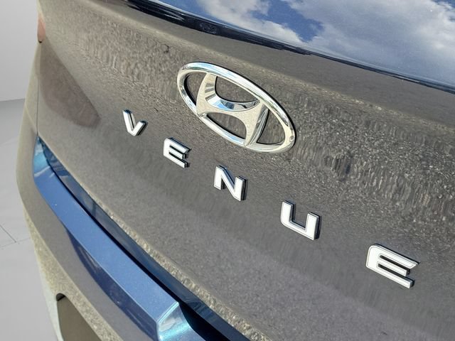Used 2023 Hyundai Venue Limited FWD image 42