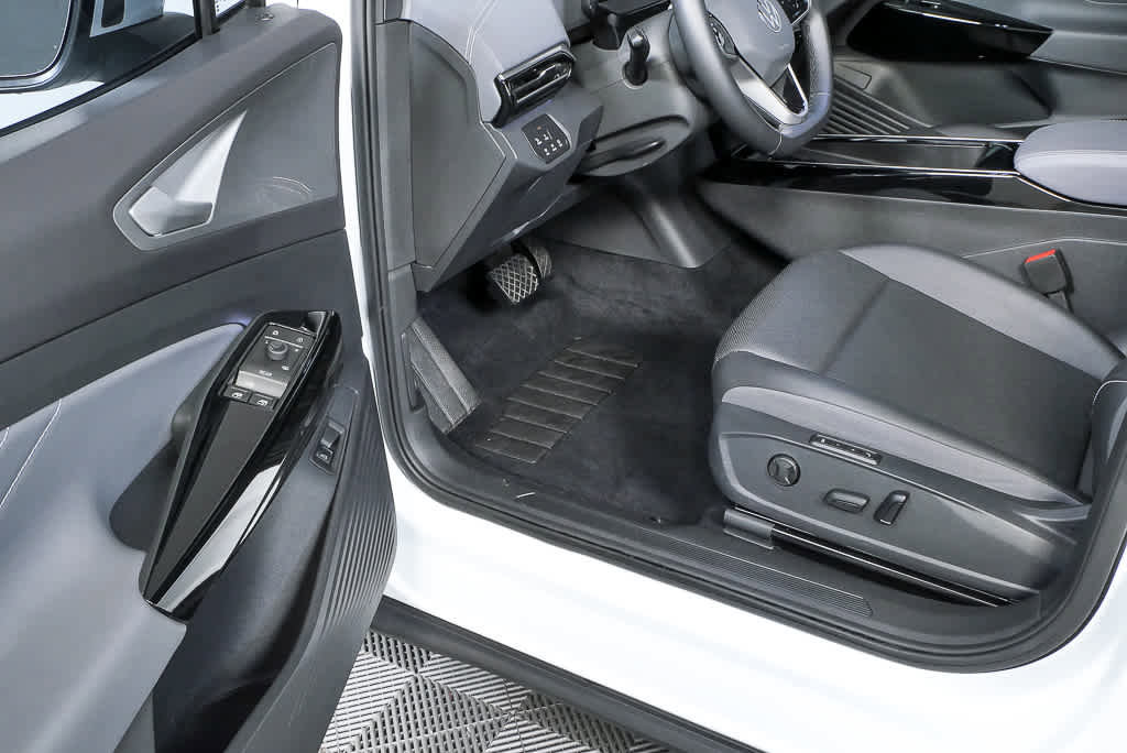 Certified 2023 Volkswagen ID.4 Pro S Plus image 10