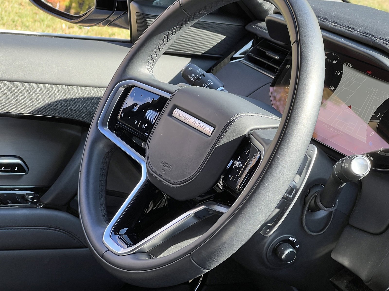 Used 2023 Land Rover Range Rover Sport SE image 30