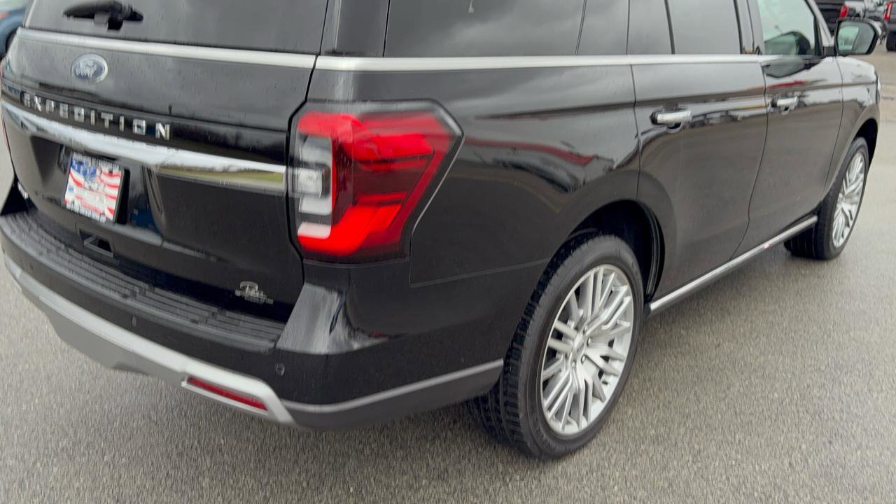 Certified 2024 Ford Expedition Limited image 3