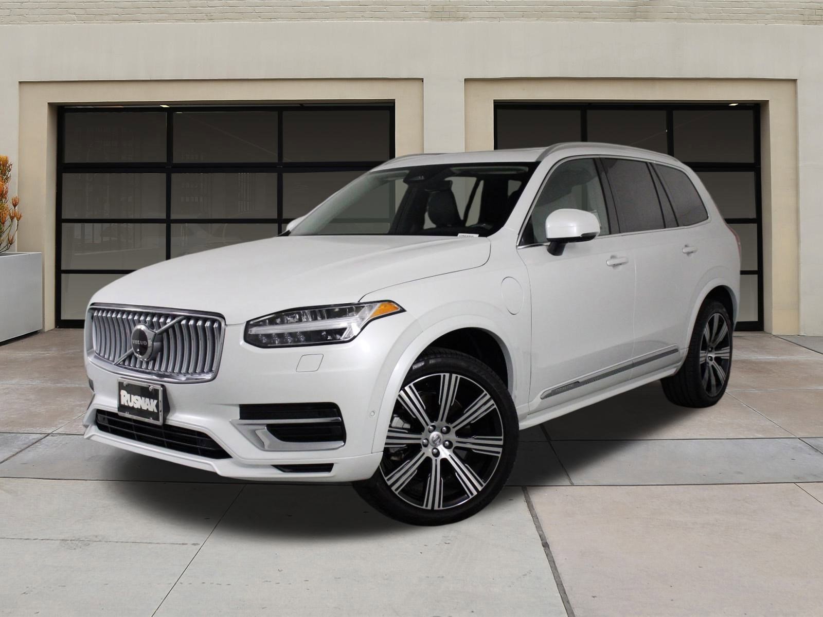 Certified 2024 Volvo XC90 T8 Plus w/ Protection Package Premier image 3