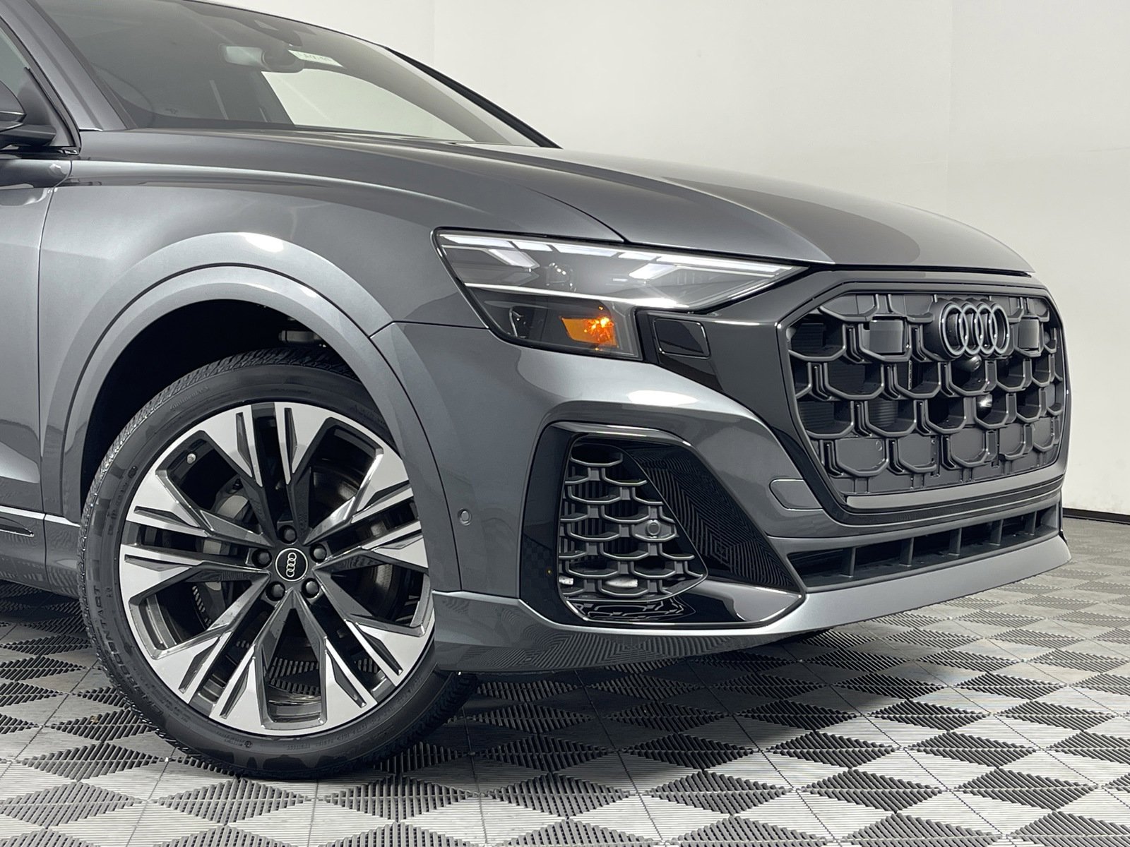 New 2025 Audi Q8 Premium Plus image 6