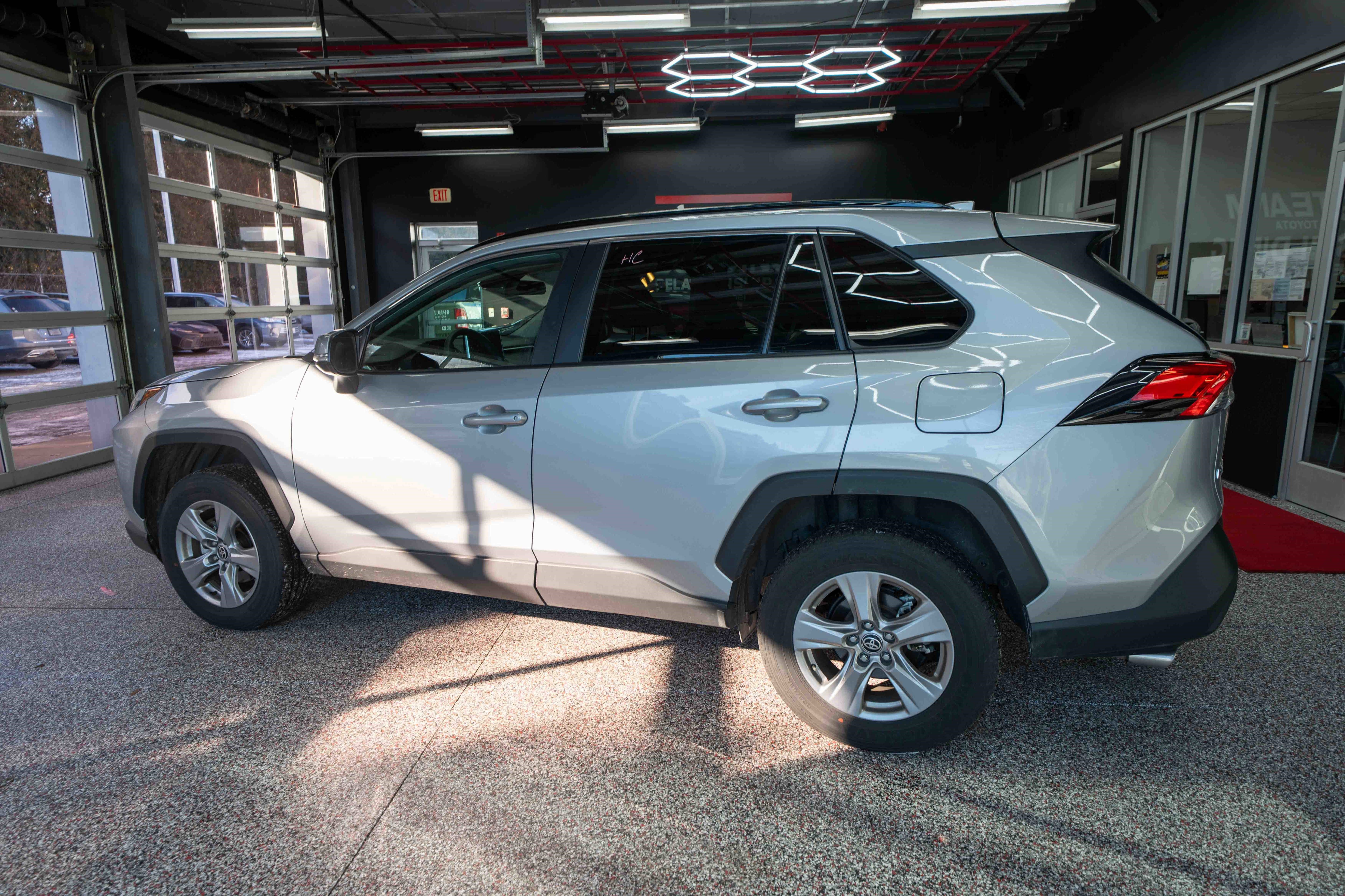 Used 2025 Toyota RAV4 XLE image 2