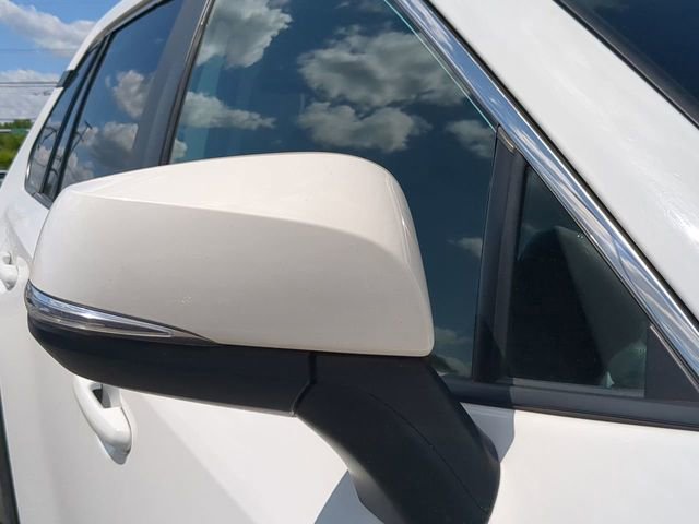 Used 2022 Toyota RAV4 XLE AWD/4WD image 11