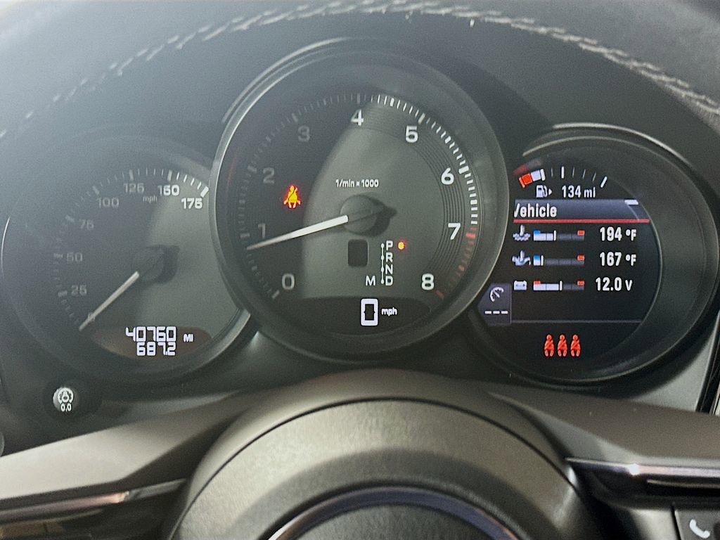 Certified 2022 Porsche Macan image 13