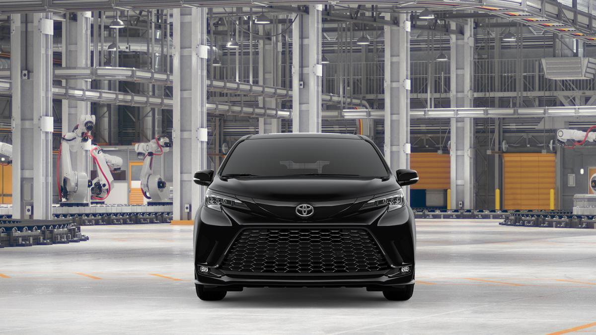 New 2026 Toyota Sienna XSE AWD/4WD image 2