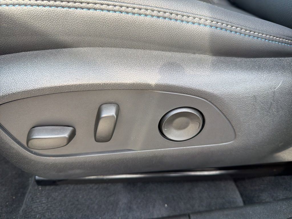 New 2026 Chevrolet Equinox EV LT image 17