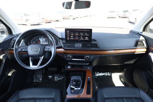 Used 2023 Audi Q5 2.0T Premium w/ Convenience Package image 13