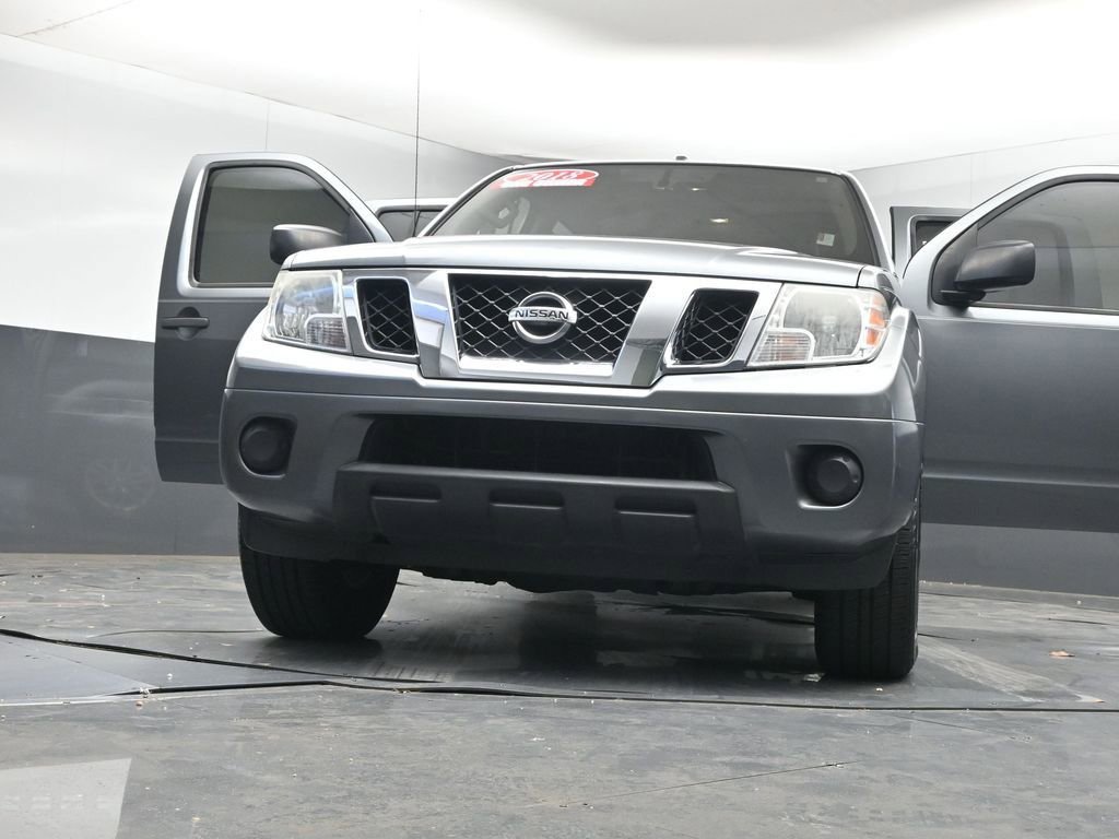 Used 2018 Nissan Frontier SV image 40