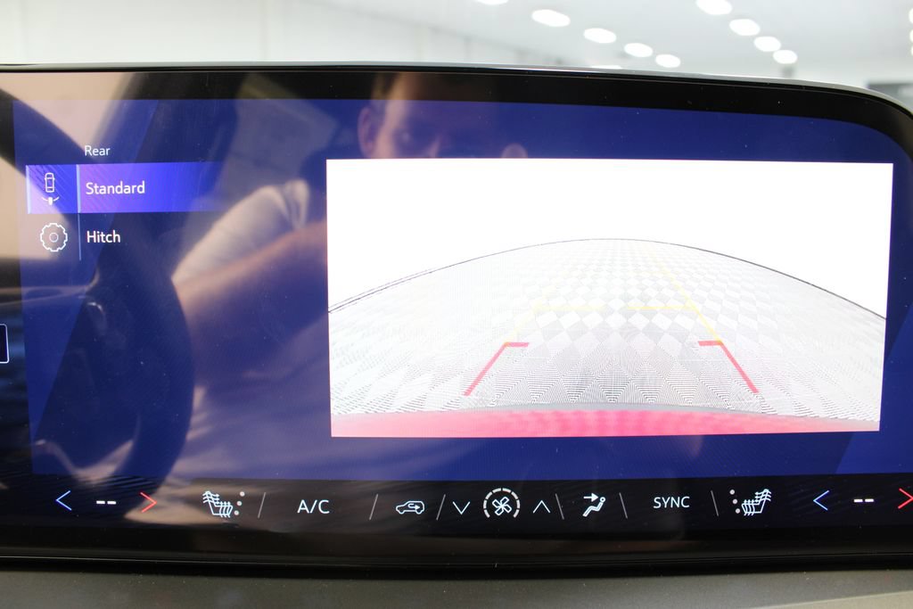 New 2026 Chevrolet Traverse LT w/ LPO, Floor Liner Package FWD image 3