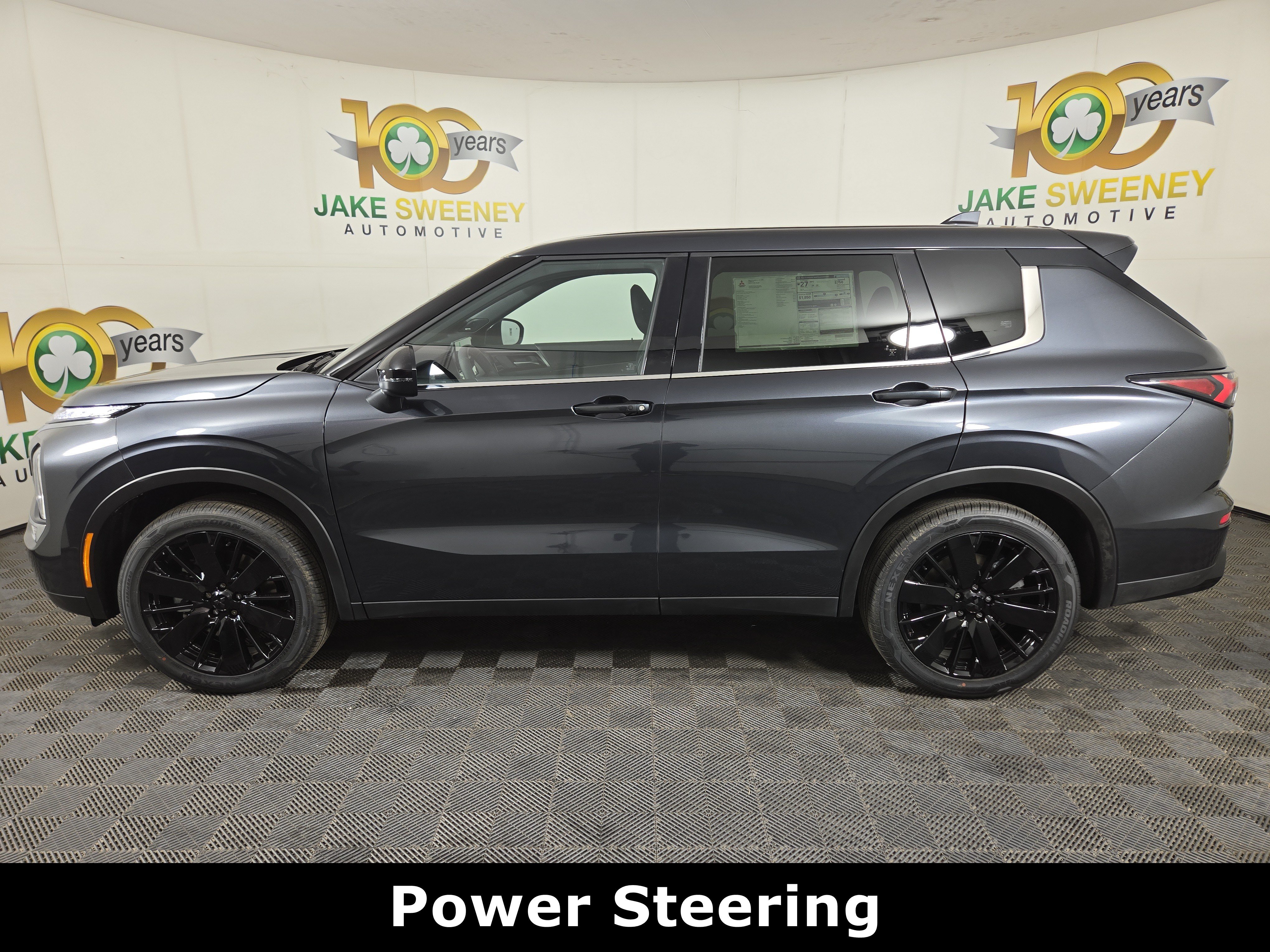 New 2026 Mitsubishi Outlander LE AWD/4WD image 4