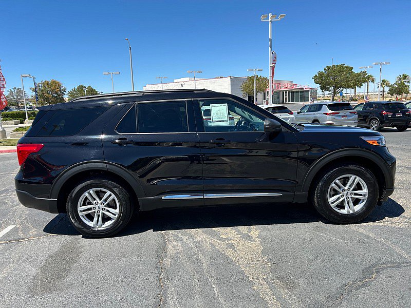 Used 2024 Ford Explorer XLT w/ Equipment Group 202A image 4