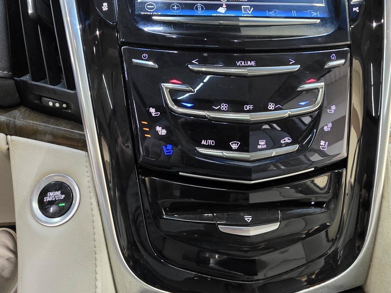 Used 2018 Cadillac Escalade Premium Luxury AWD/4WD image 35
