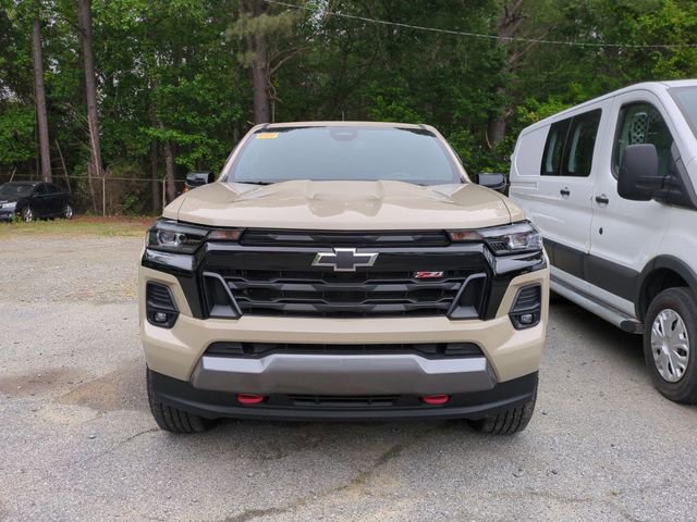 Used 2024 Chevrolet Colorado Z71 w/ Z71 Convenience Package 2 AWD/4WD image 3