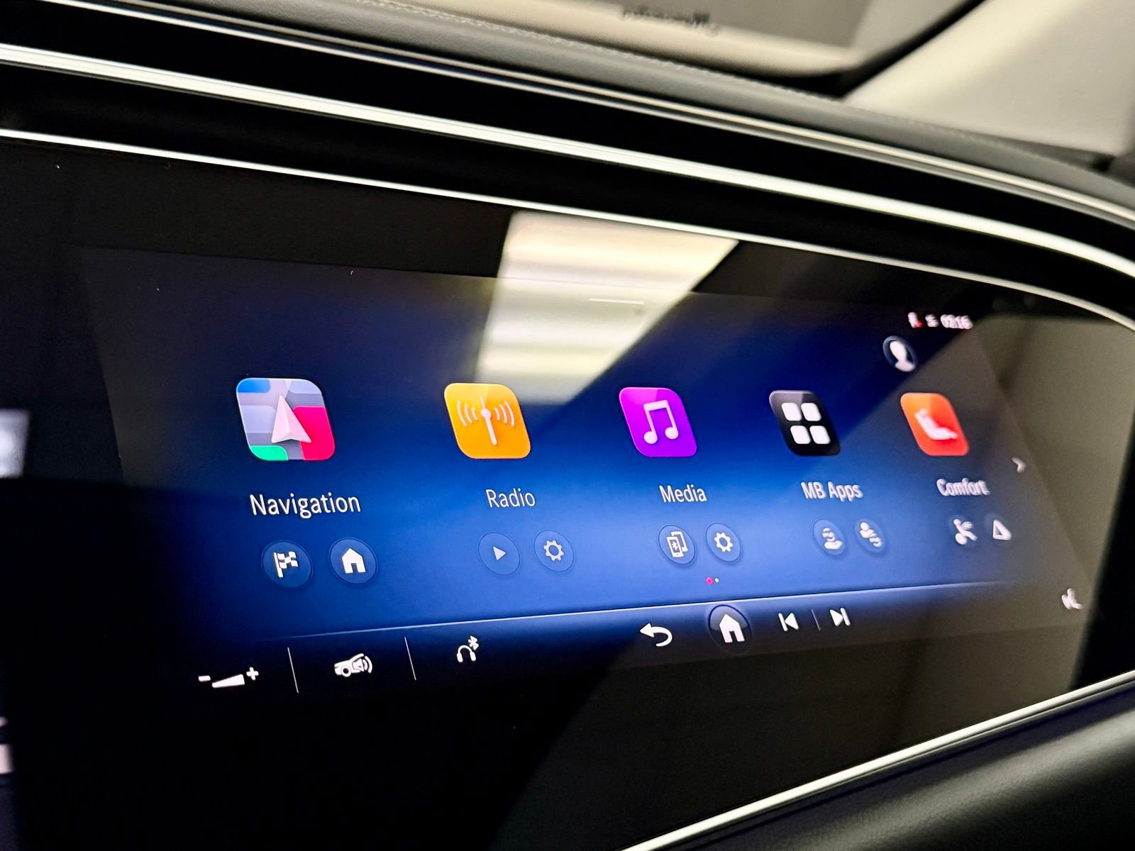 Used 2025 Mercedes-Benz E 450 4MATIC All-Terrain Wagon image 35