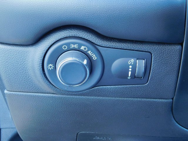 Used 2023 Dodge Durango GT image 35