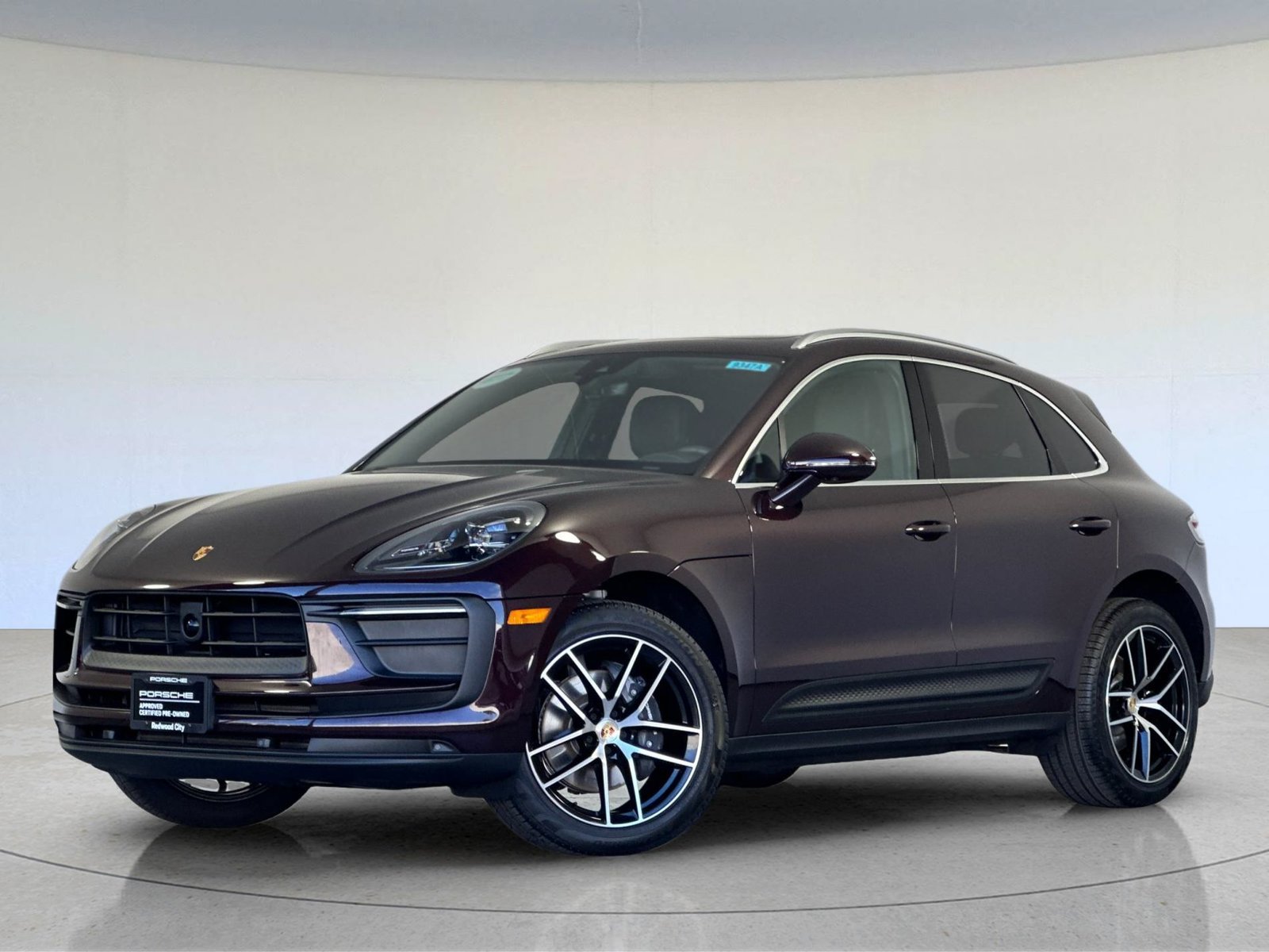 Certified 2026 Porsche Macan AWD/4WD image 1