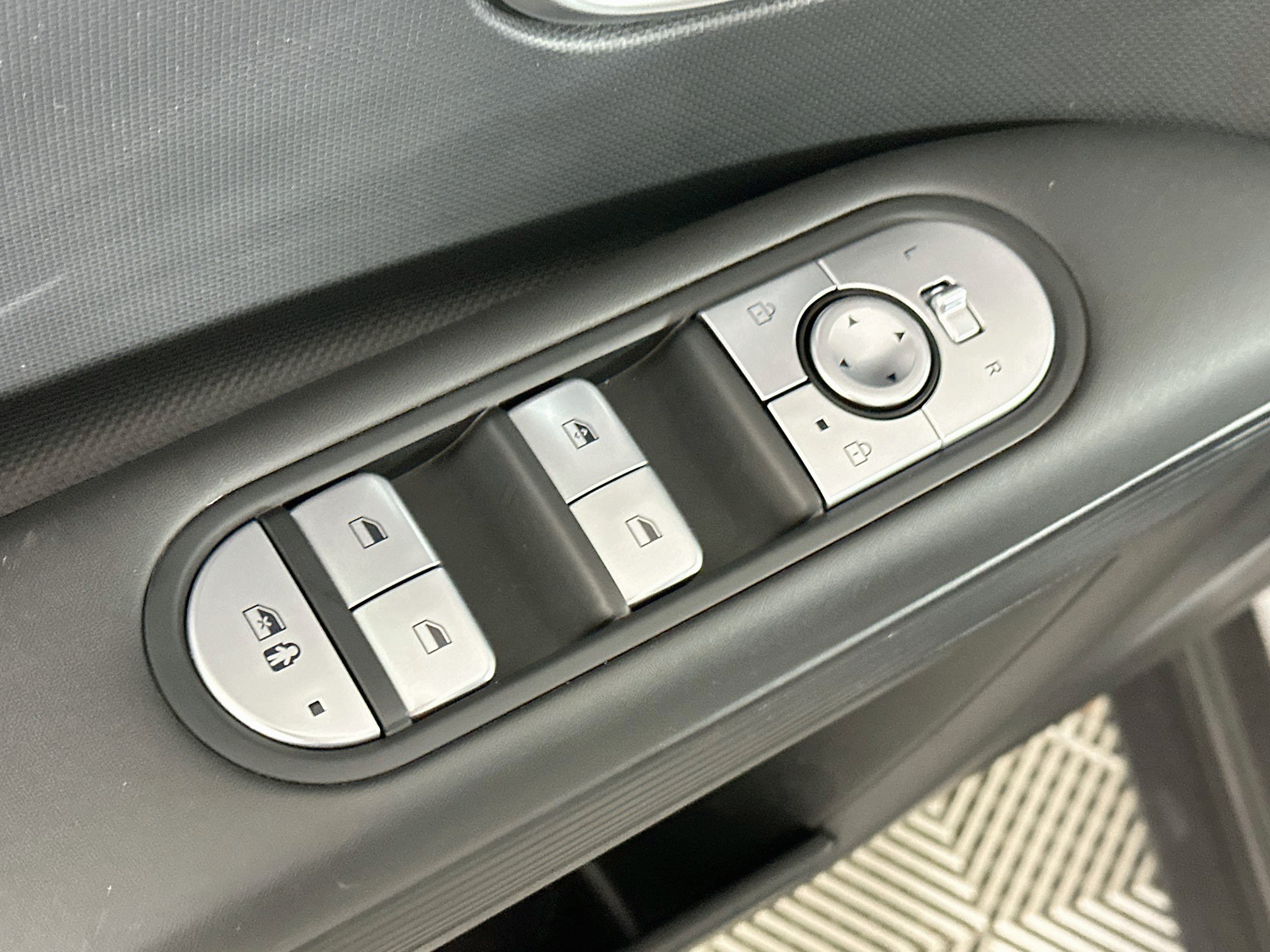 Used 2024 Hyundai Ioniq 5 SE RWD image 15