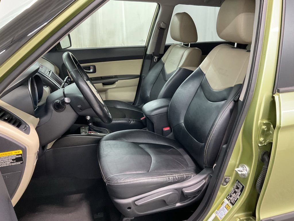 Used 2013 Kia Soul ! w/ Premium Pkg FWD image 20