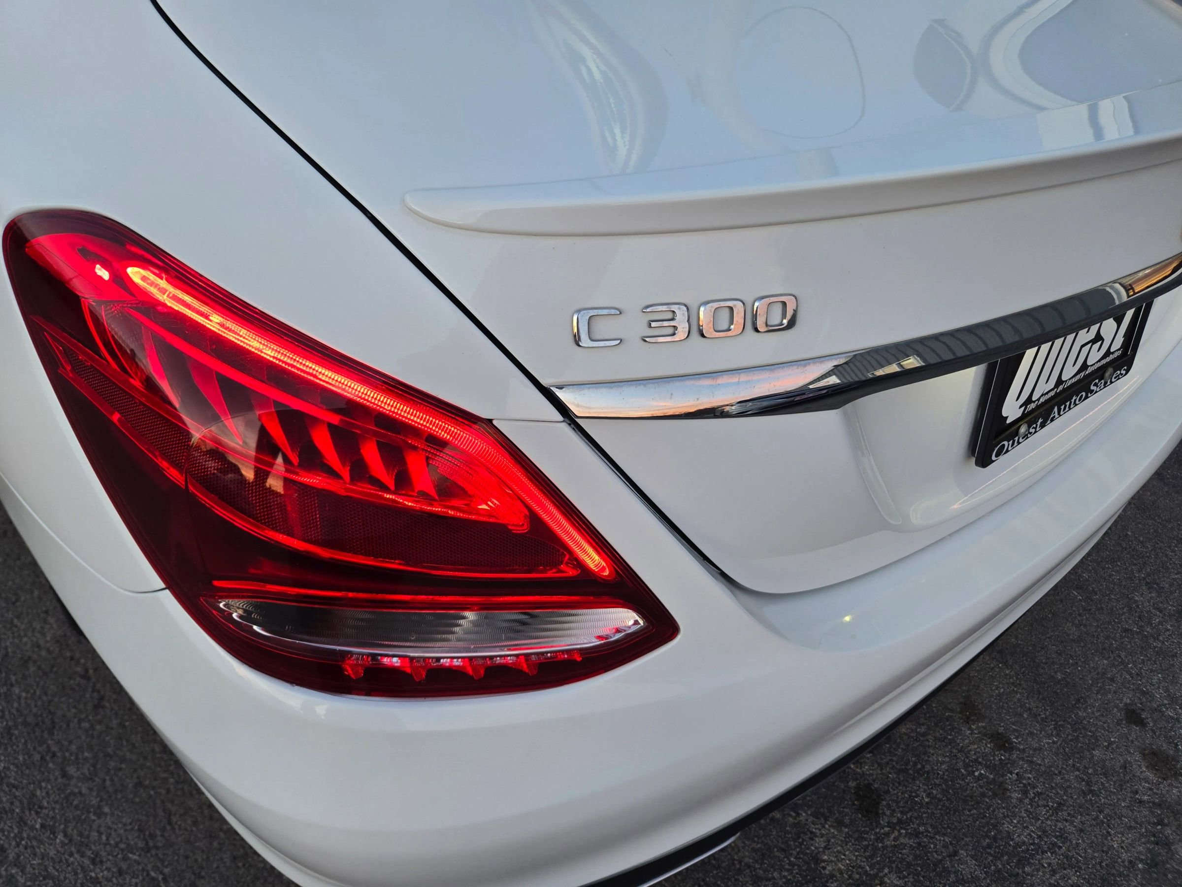 Used 2017 Mercedes-Benz C 300 4MATIC Sedan image 19