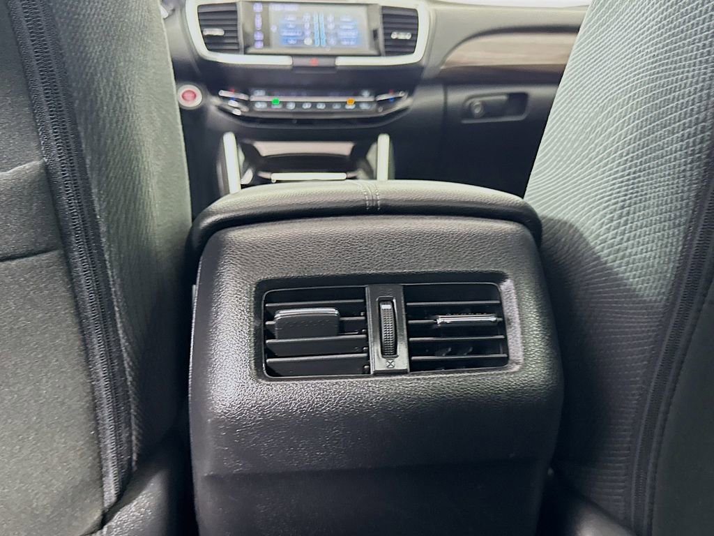 Used 2017 Honda Accord EX image 30