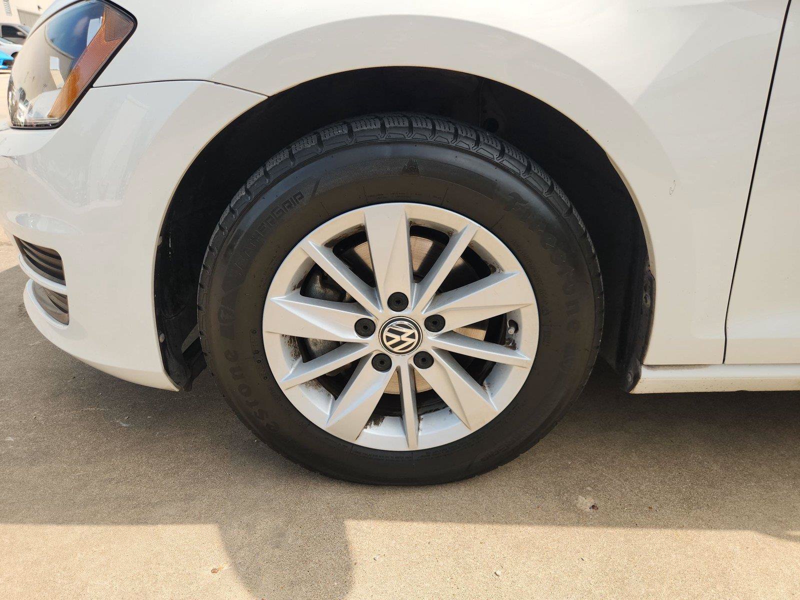 Used 2016 Volkswagen Golf S FWD image 31
