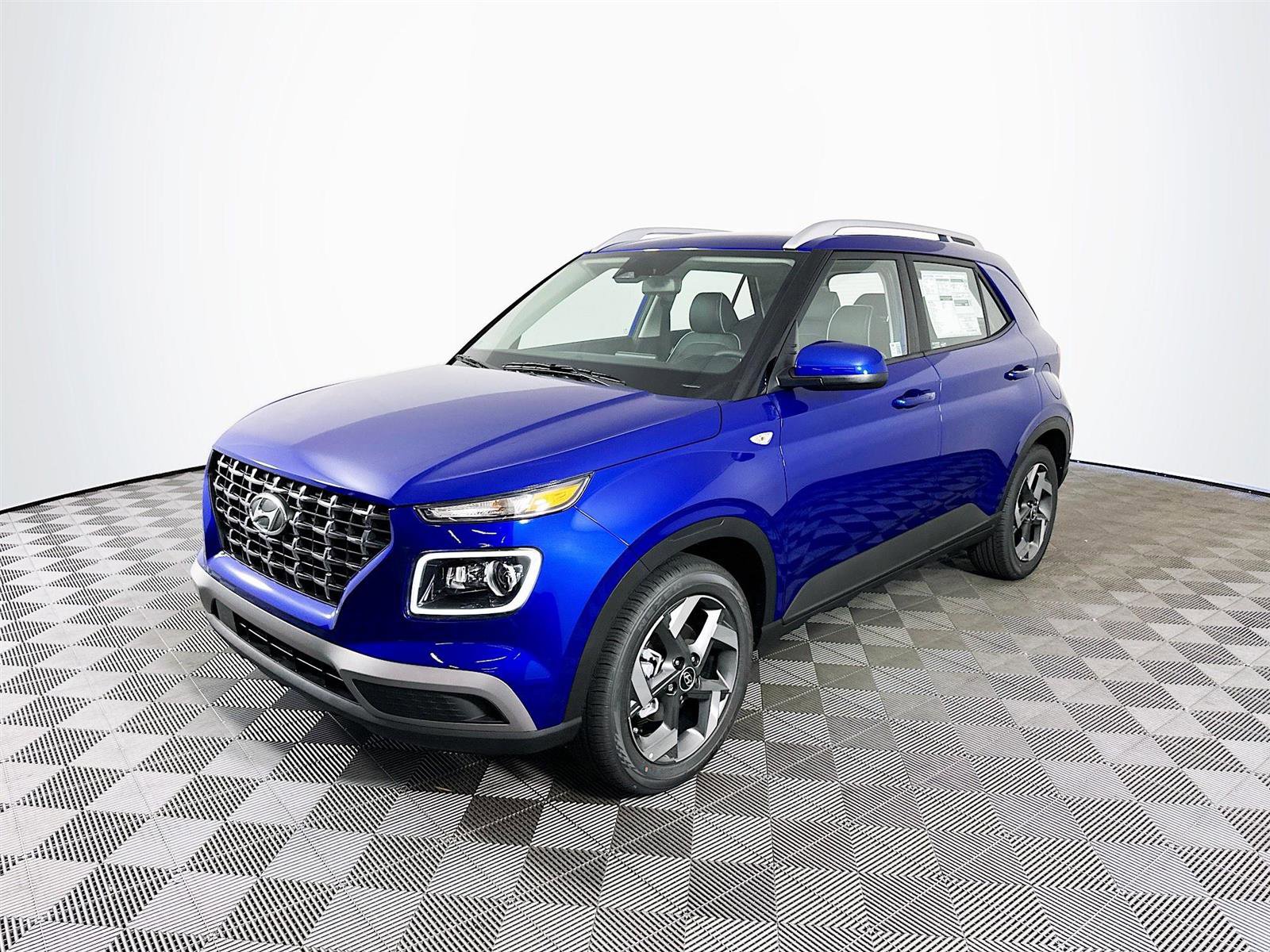 New 2025 Hyundai Venue Limited image 3