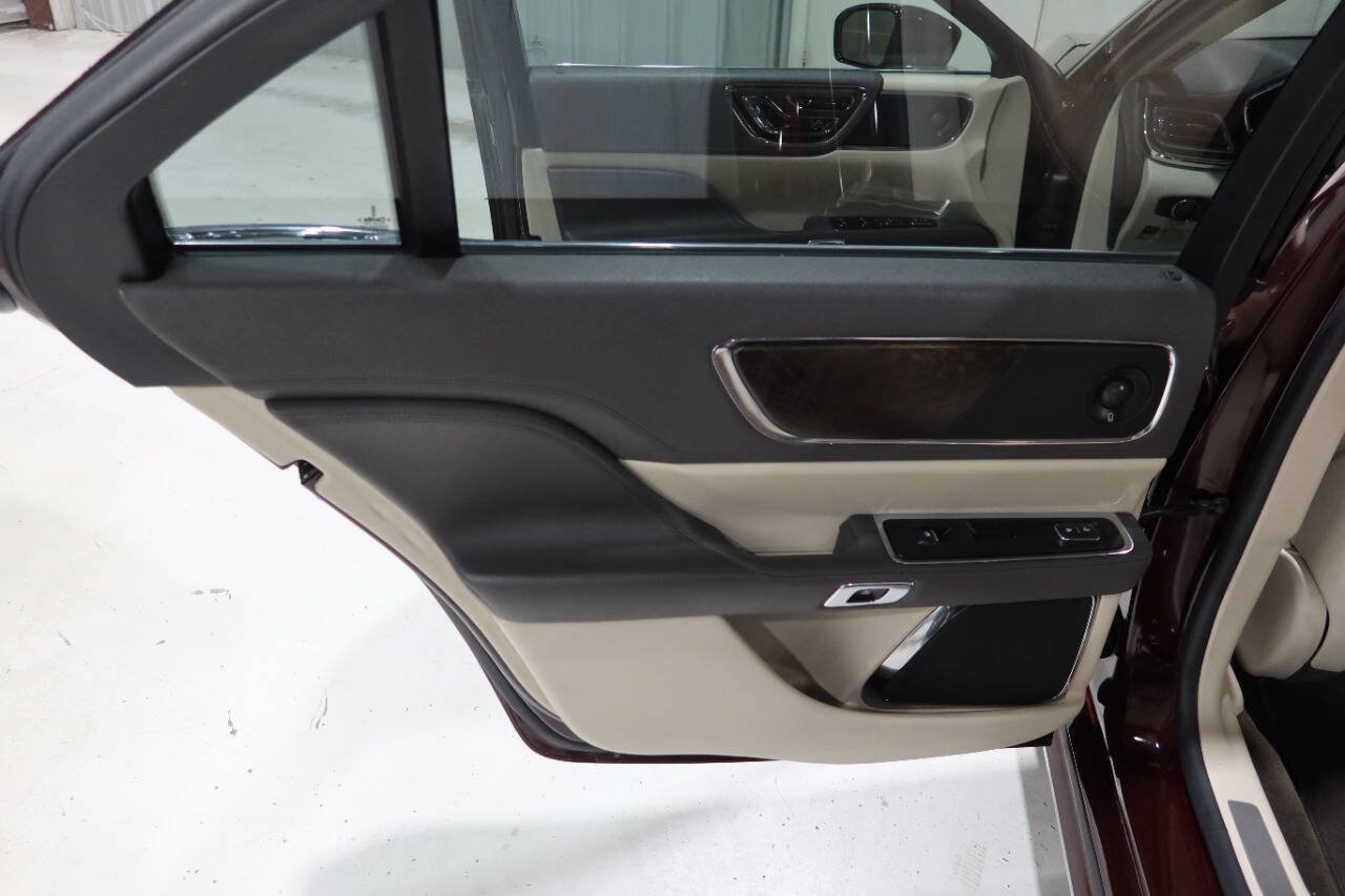 Used 2020 Lincoln Continental Reserve FWD image 29