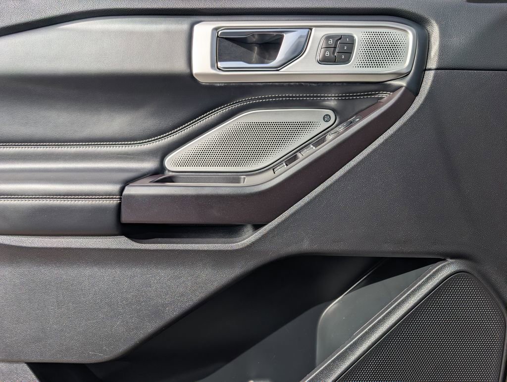 Used 2020 Ford Explorer ST w/ Premium Technology Package image 17