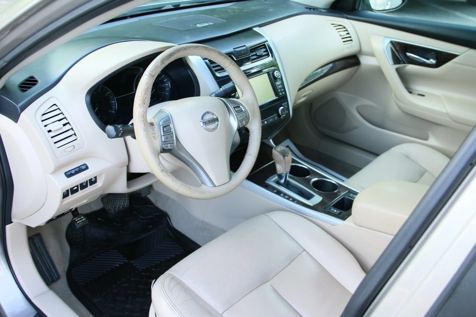 Used 2014 Nissan Altima 2.5 SL w/ Technology Package FWD image 10