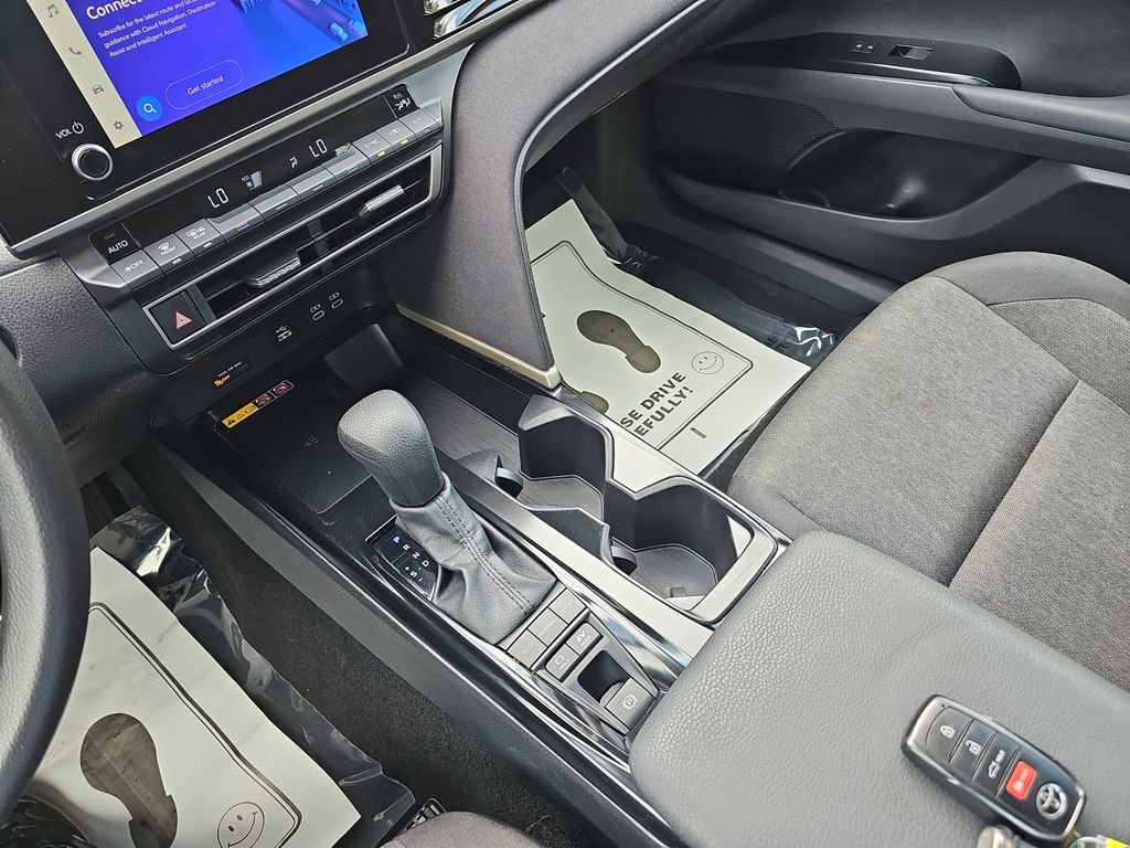 Used 2025 Toyota Camry LE image 29