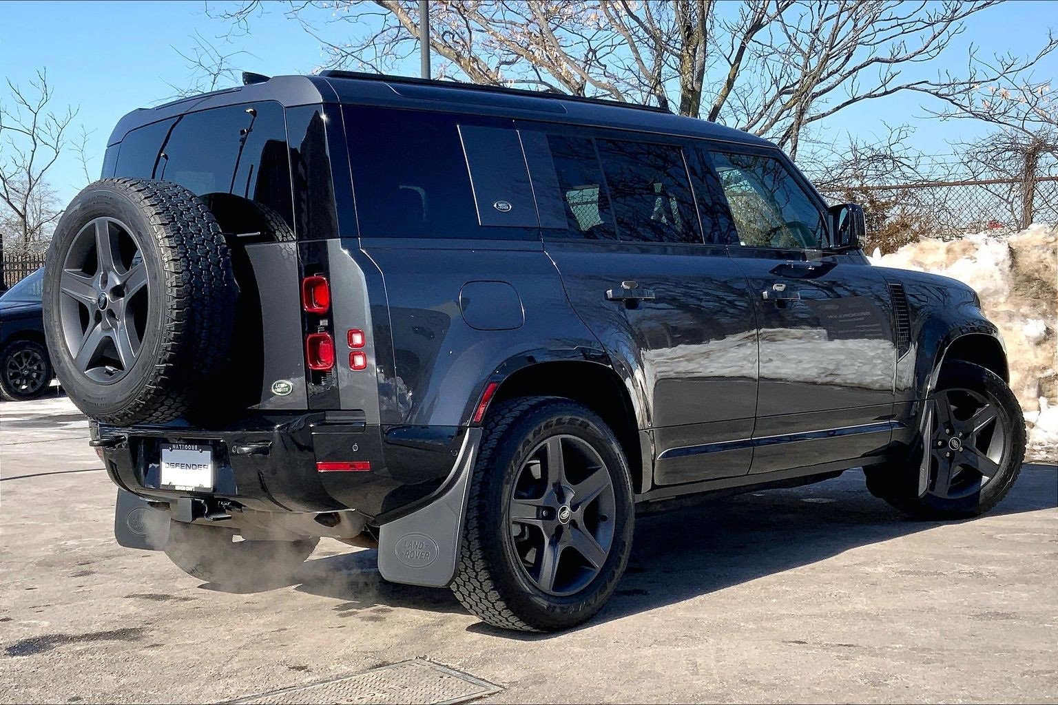 Used 2022 Land Rover Defender 110 X-Dynamic SE image 12