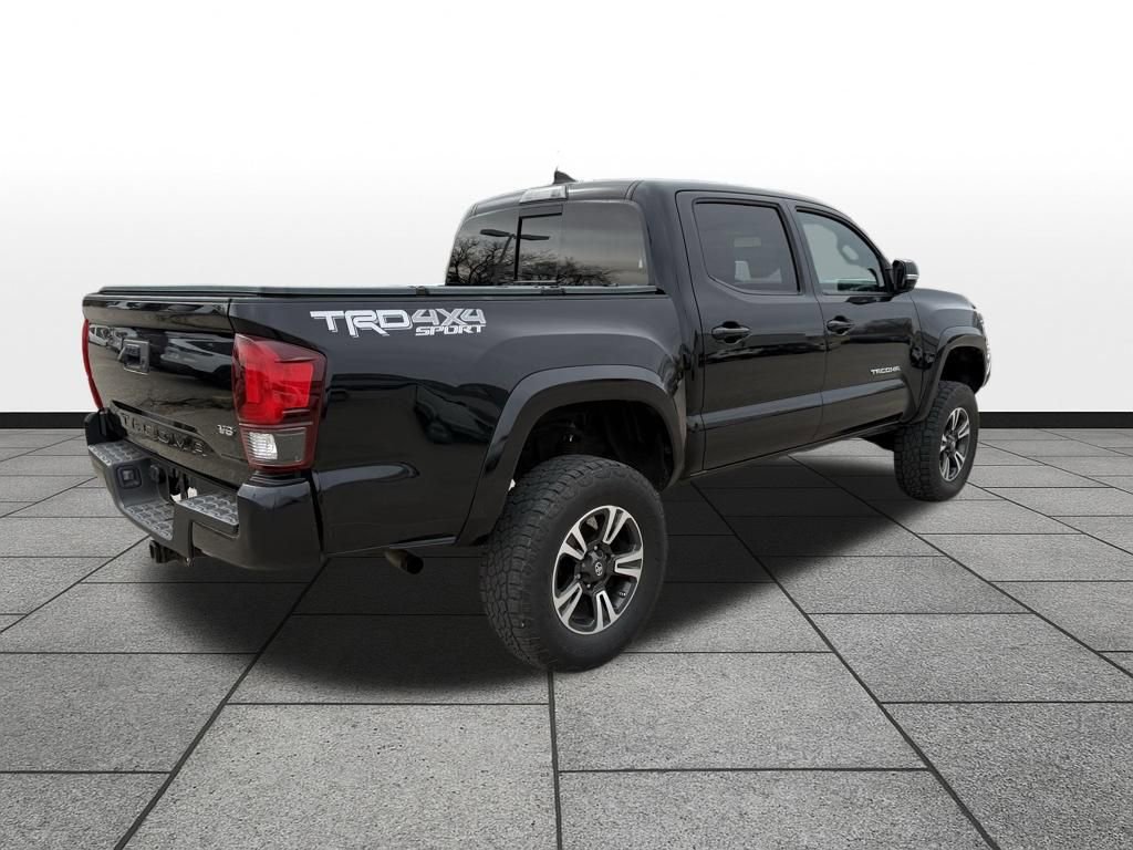 Used 2019 Toyota Tacoma TRD Sport image 7