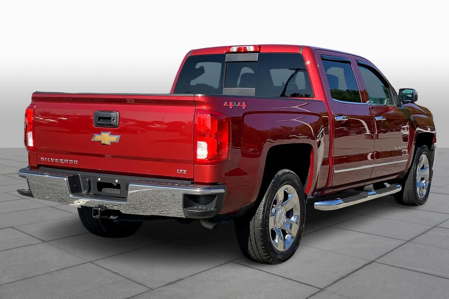 Used 2018 Chevrolet Silverado 1500 LTZ w/ Sport Package AWD/4WD image 13