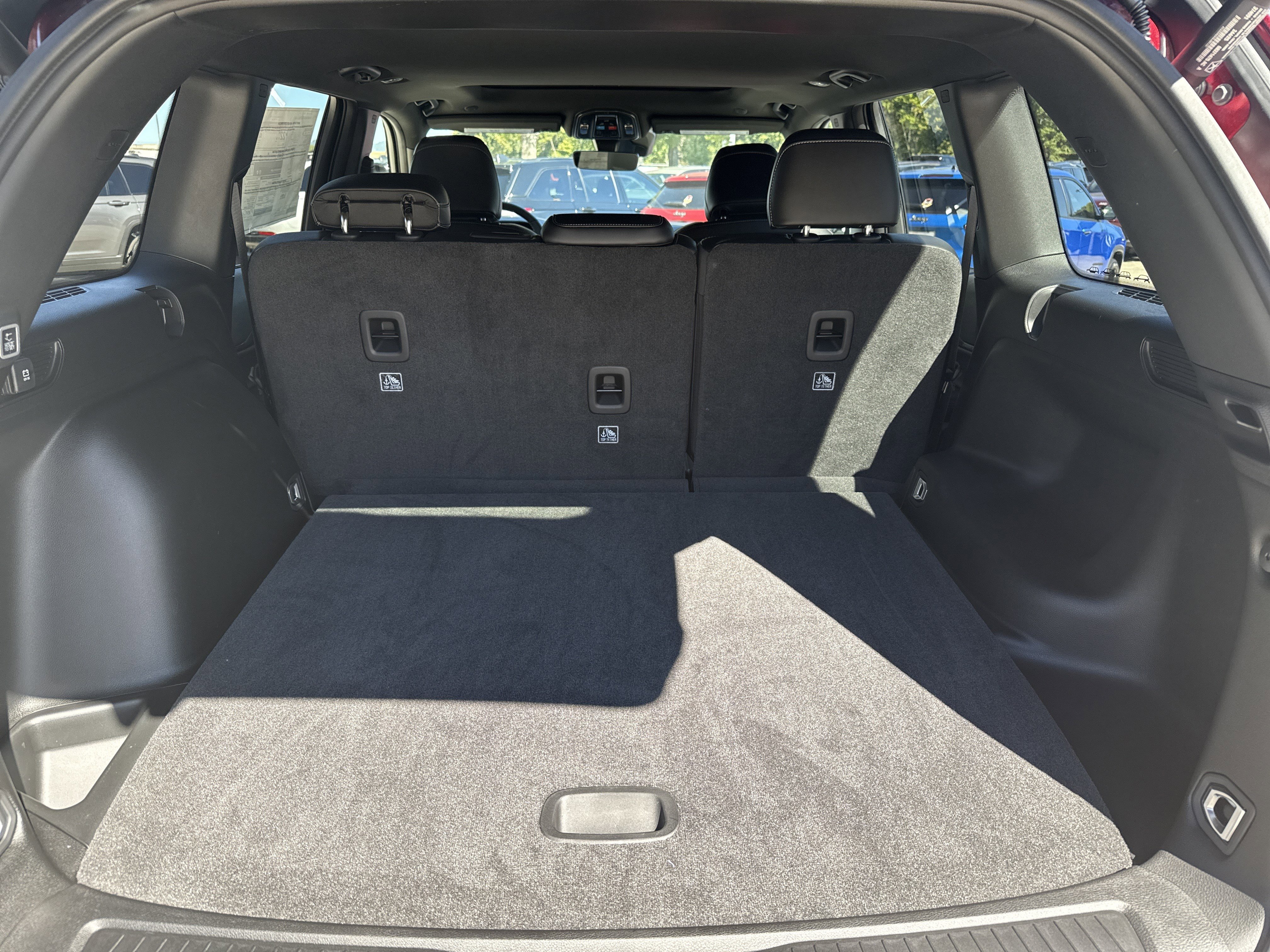 New 2025 Jeep Grand Cherokee Altitude image 18