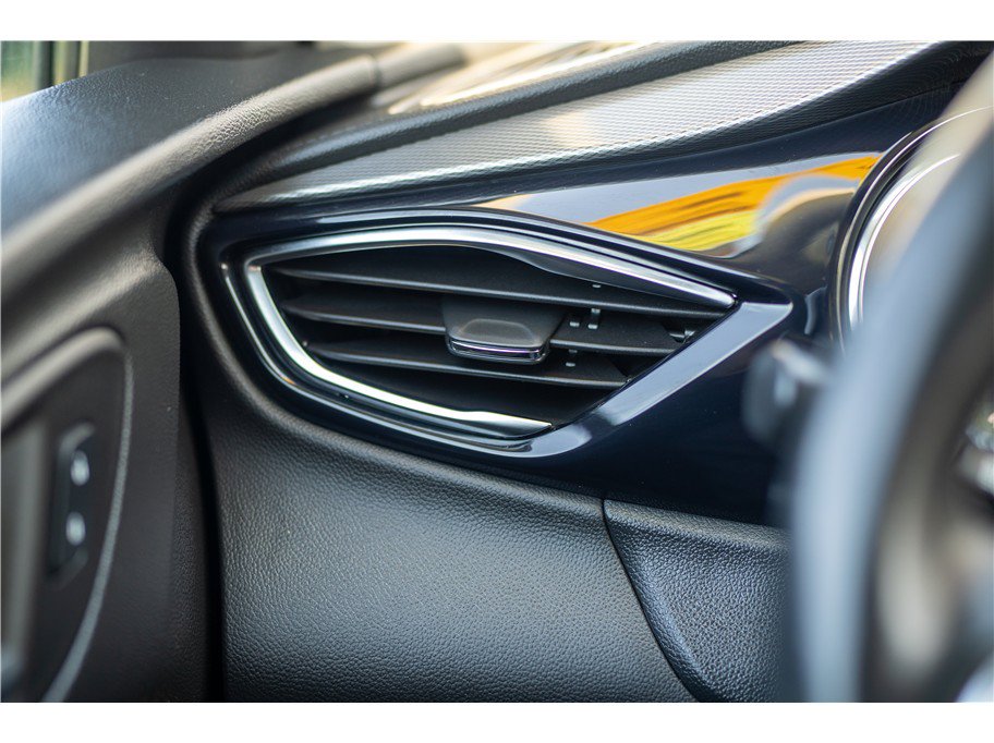 Used 2023 Buick Encore GX Select w/ Sport Touring Package FWD image 9