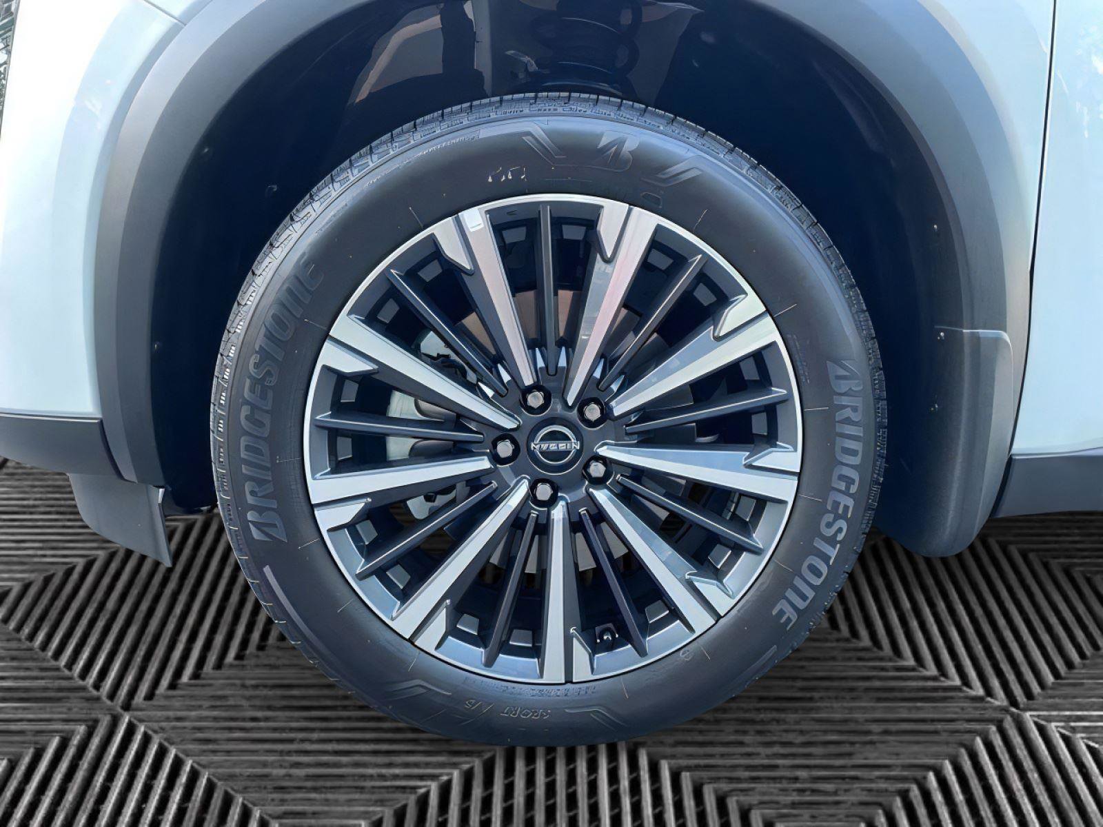 New 2026 Nissan Pathfinder Platinum AWD/4WD image 14