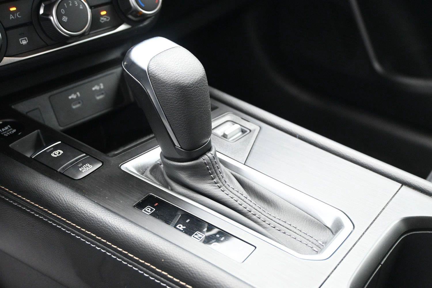 Certified 2025 Nissan Kicks SV AWD/4WD image 5