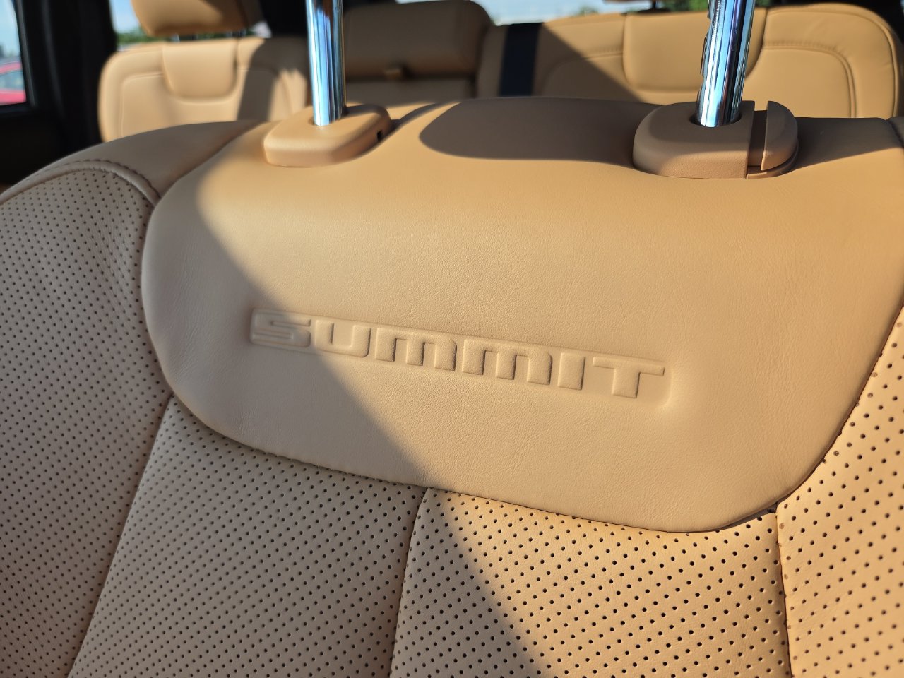New 2027 Jeep Grand Cherokee Summit AWD/4WD image 19