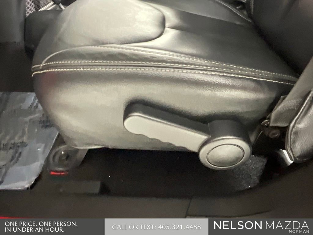 Used 2016 Jeep Wrangler Unlimited Rubicon image 25