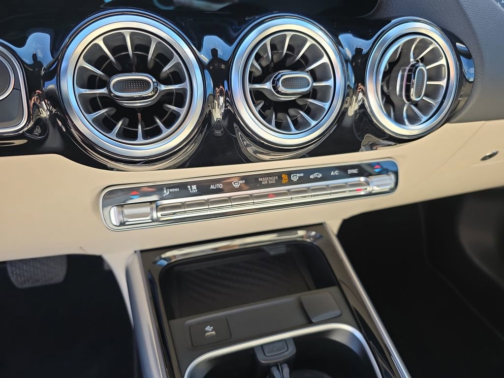 Certified 2025 Mercedes-Benz GLA 250 4MATIC image 30