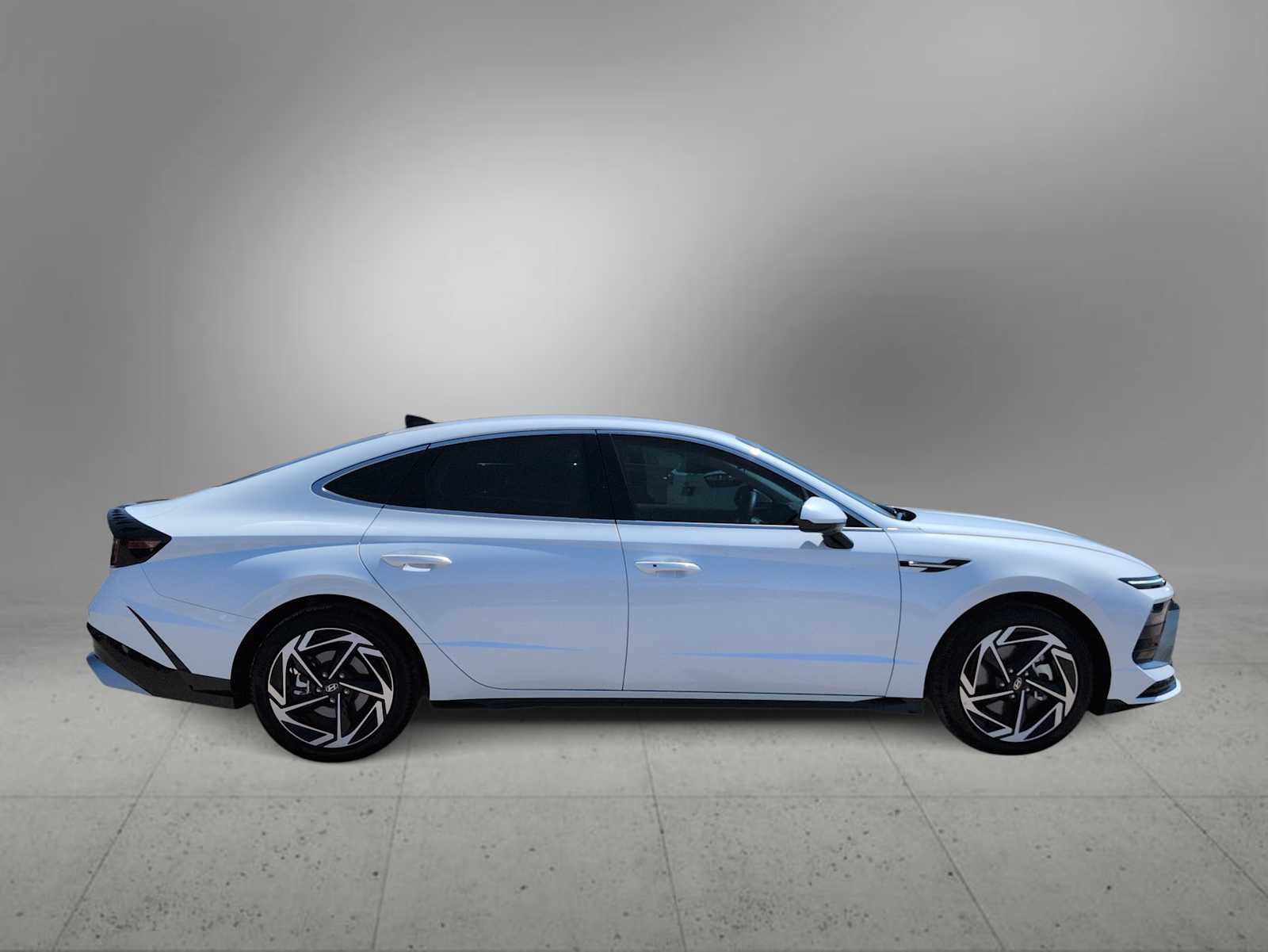 New 2026 Hyundai Sonata SEL FWD image 9