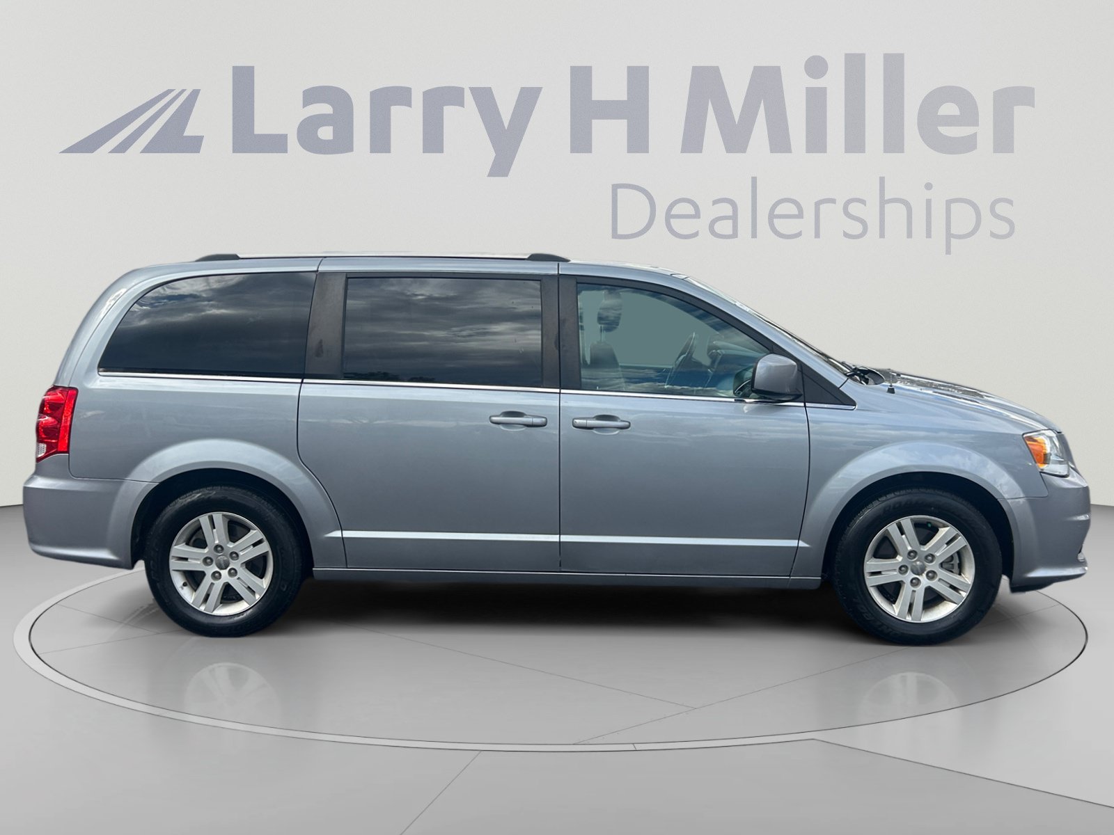 Used 2019 Dodge Grand Caravan SXT FWD image 6