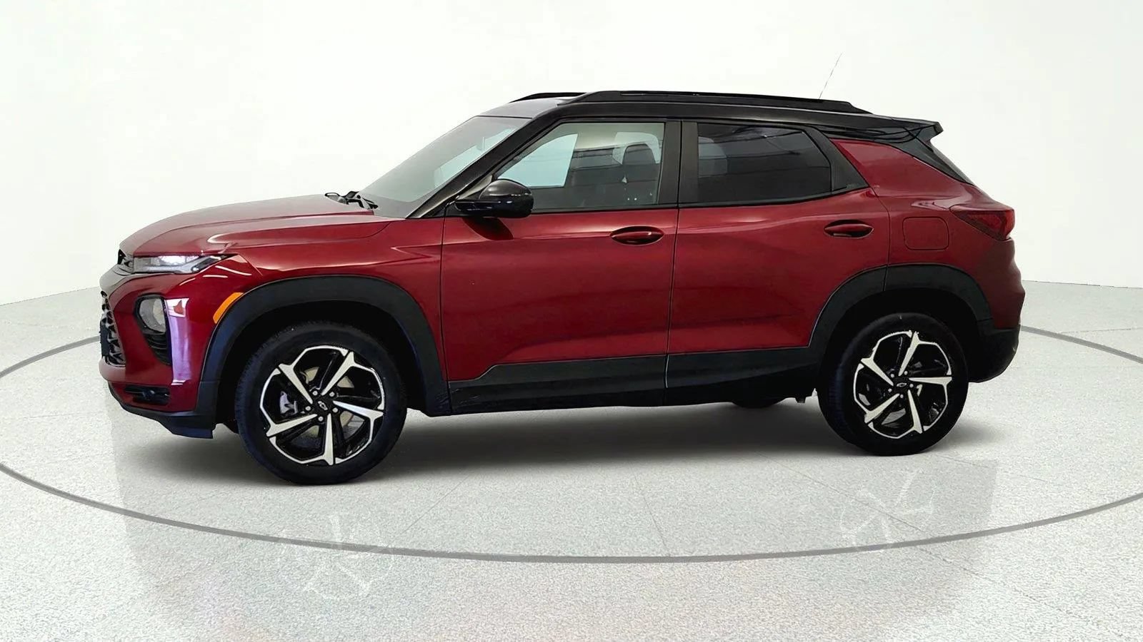 Used 2023 Chevrolet TrailBlazer RS w/ Sun and Liftgate Package AWD/4WD image 3