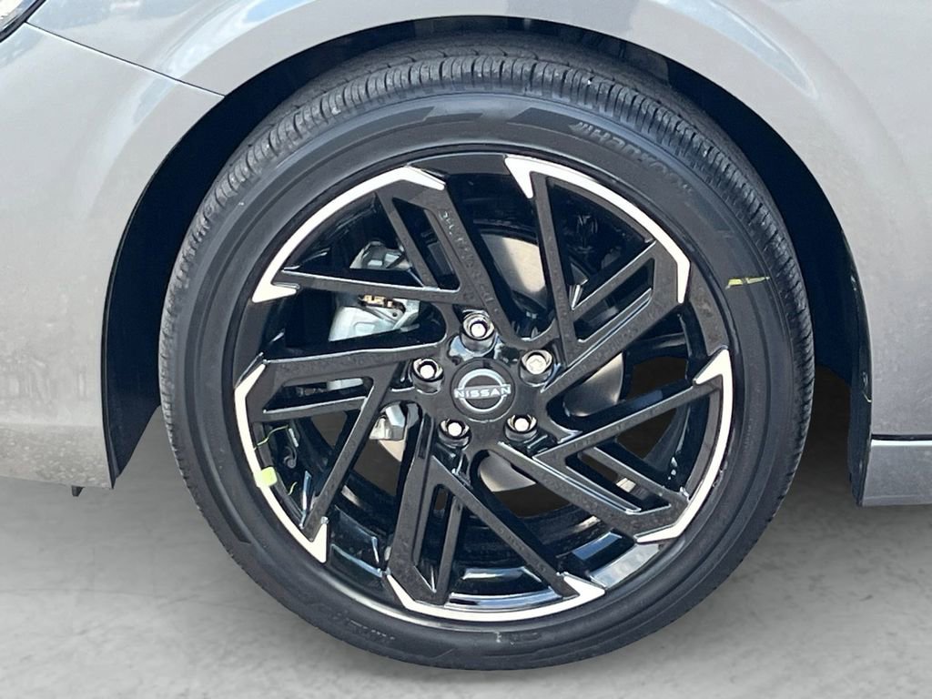 New 2026 Nissan Sentra SR FWD image 24