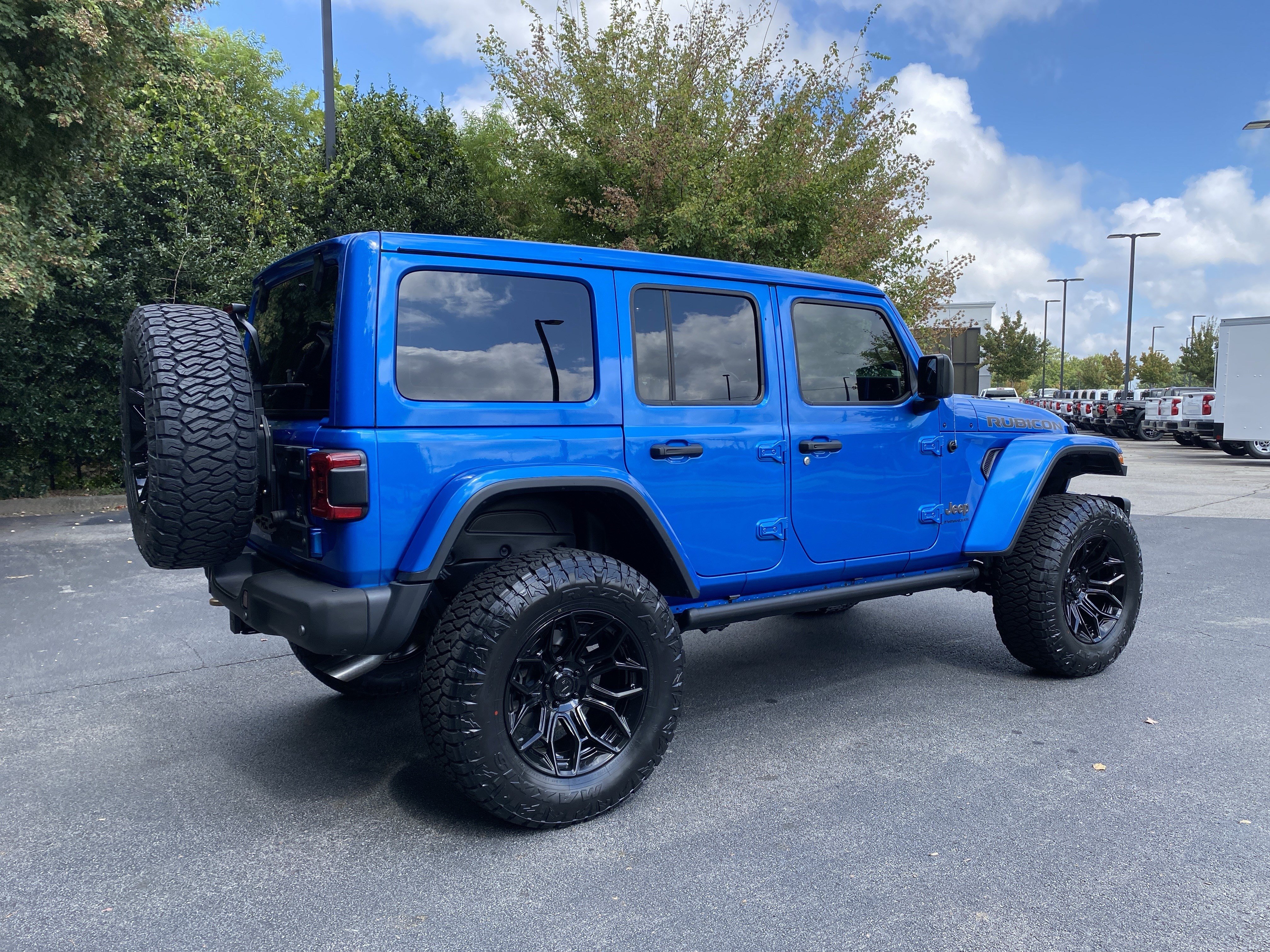 Used 2023 Jeep Wrangler Unlimited Rubicon 392 w/ Trailer Tow Package AWD/4WD image 9