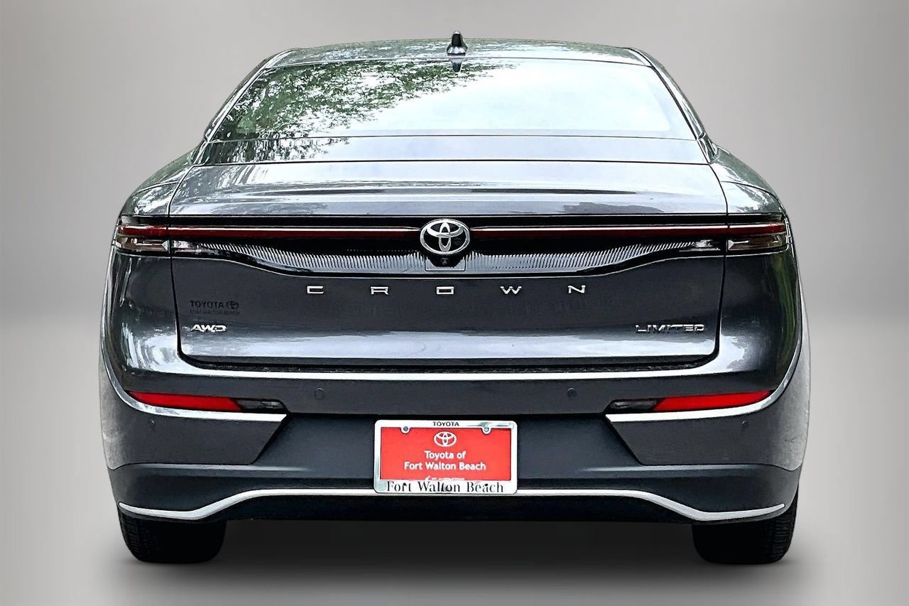 Used 2023 Toyota Crown AWD/4WD image 6