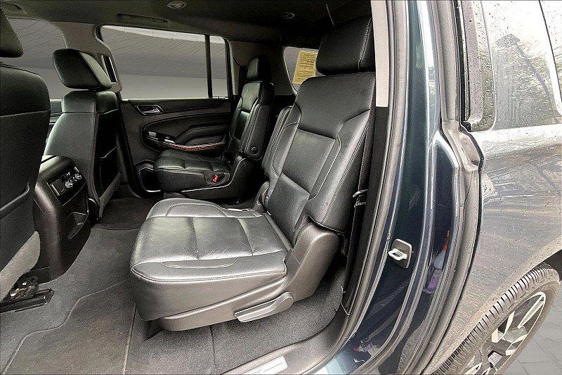 Used 2019 Chevrolet Suburban Premier w/ RST 6.2L Performance Edition RWD image 43