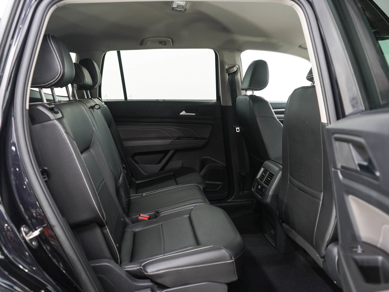 Used 2023 Volkswagen Atlas SE AWD/4WD image 12